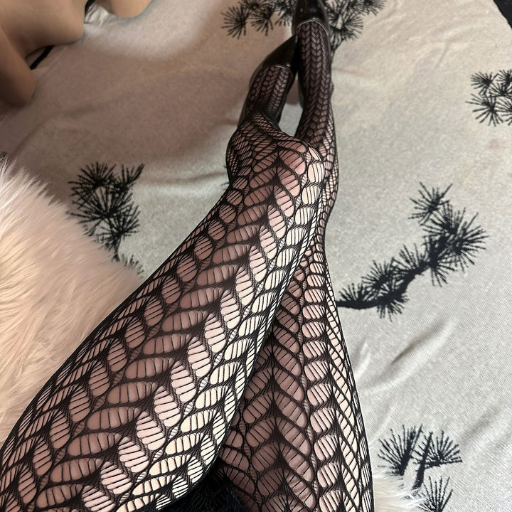 Leaf‑Pattern High‑Waist Fishnet Tights